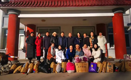 呼市女商會送溫暖、獻(xiàn)愛心、助力鄉(xiāng)村振興